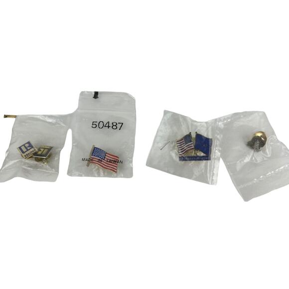 Vintage Lapel Pin Lot of 30+ Skunk, Military, Flag, Dualite, Feet, Brid, Realtor - Picture 6 of 16